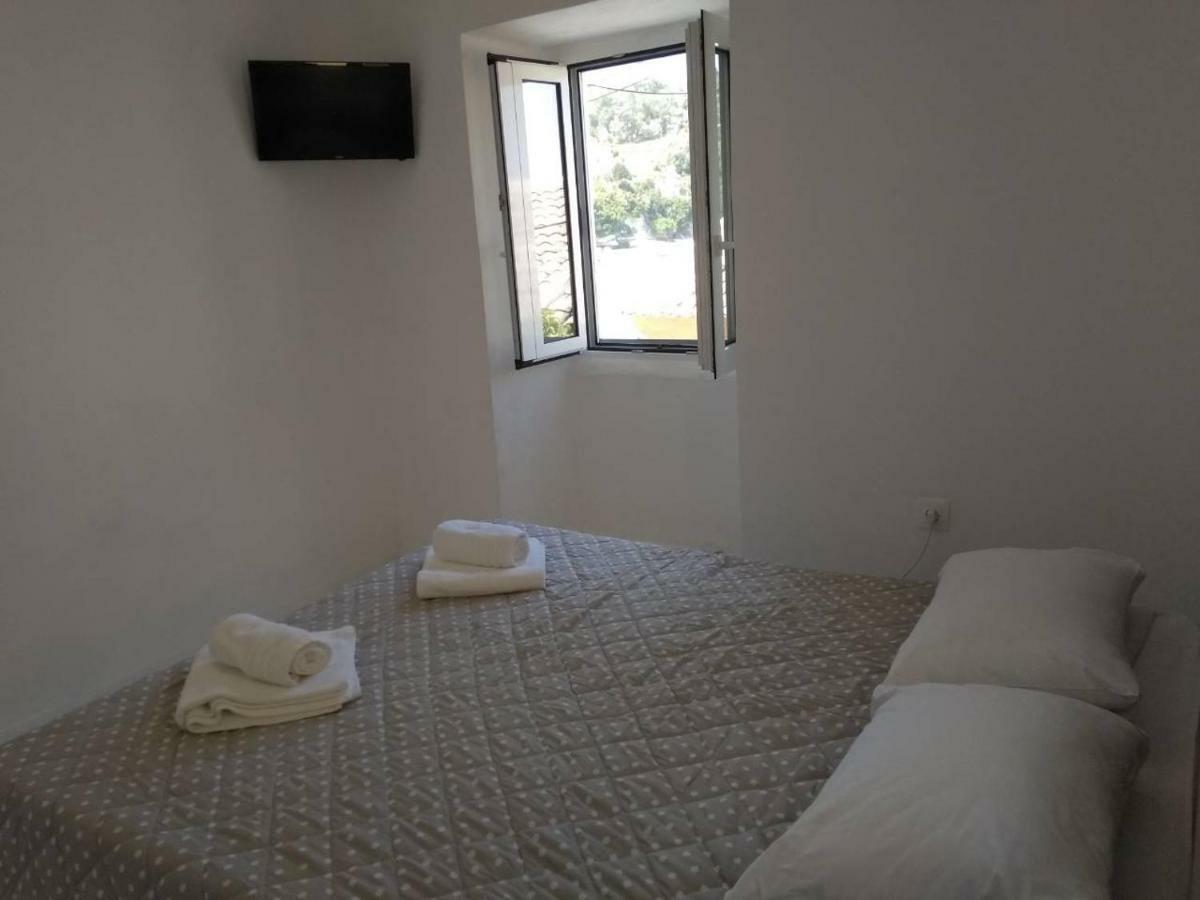 Tolos Budget Rooms Loggos Longos  ภายนอก รูปภาพ